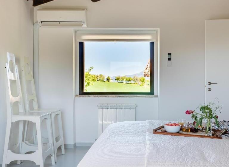 اتاق لوکس با تخت بزرگ, Borgo Crispiero