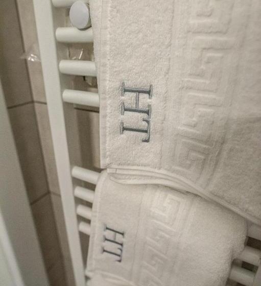 Standard Værelse, Tadora