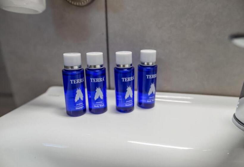 Superior Værelse, Tadora