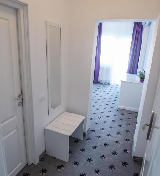 Superior Værelse, Tadora