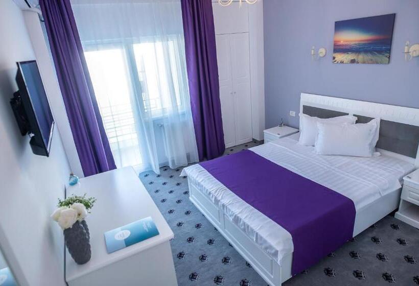 Standard Værelse, Tadora