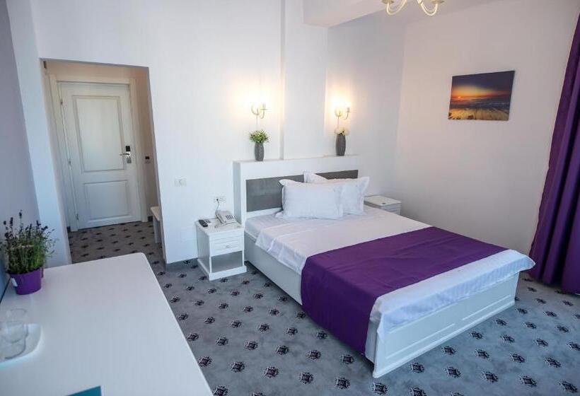 Superior Værelse, Tadora