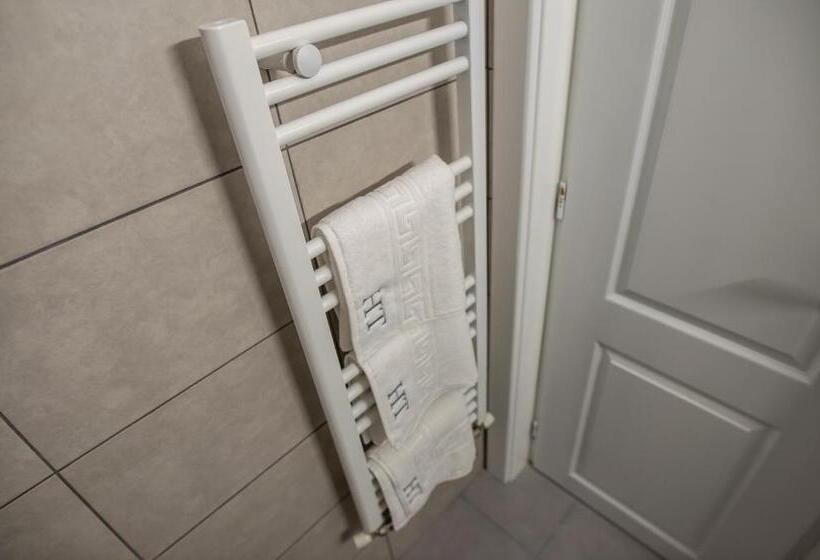 Superior Værelse, Tadora