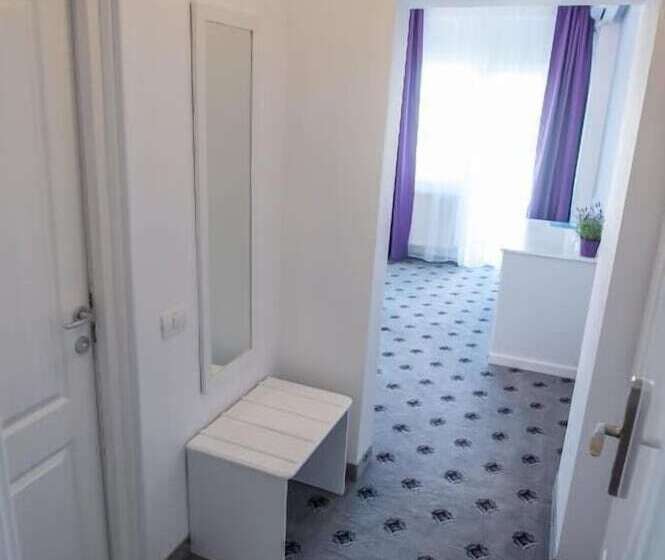 Superior Værelse, Tadora