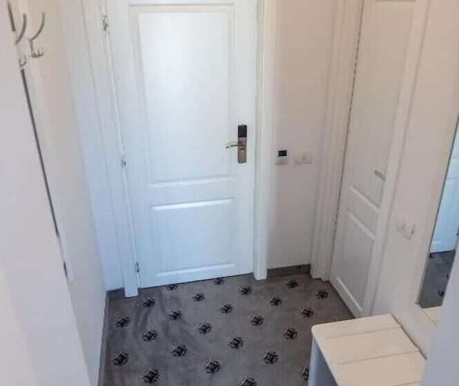 Superior Værelse, Tadora