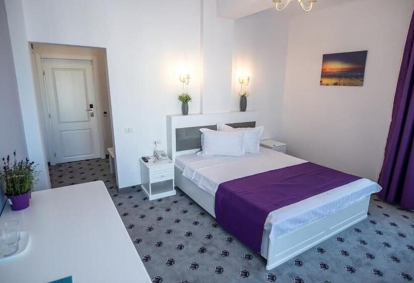 Superior Værelse, Tadora