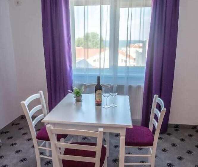 Executive Suite, Tadora