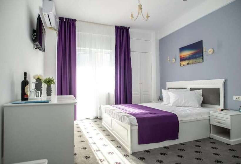 Standard Værelse, Tadora