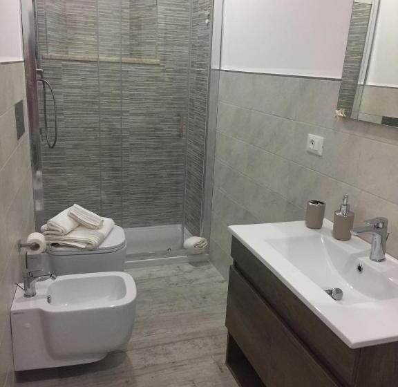 デラックスルーム, Sikulè