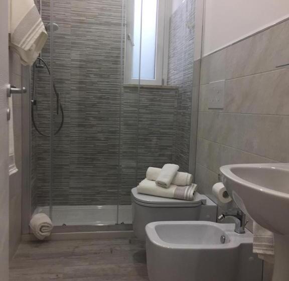 キングサイズベッドのスタンダードルーム, Sikulè