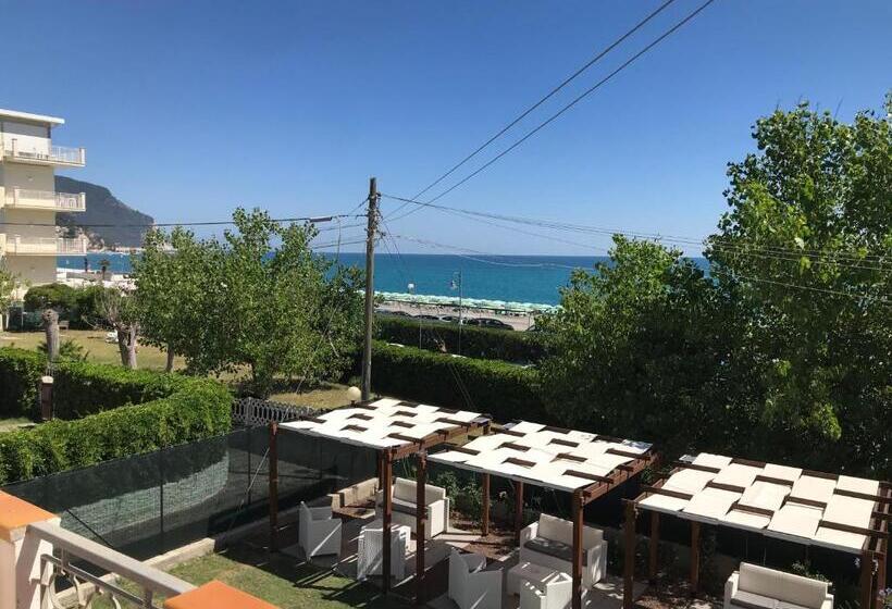 バルコニー付きシングルスタンダードルーム, Il Mare Di Giulia