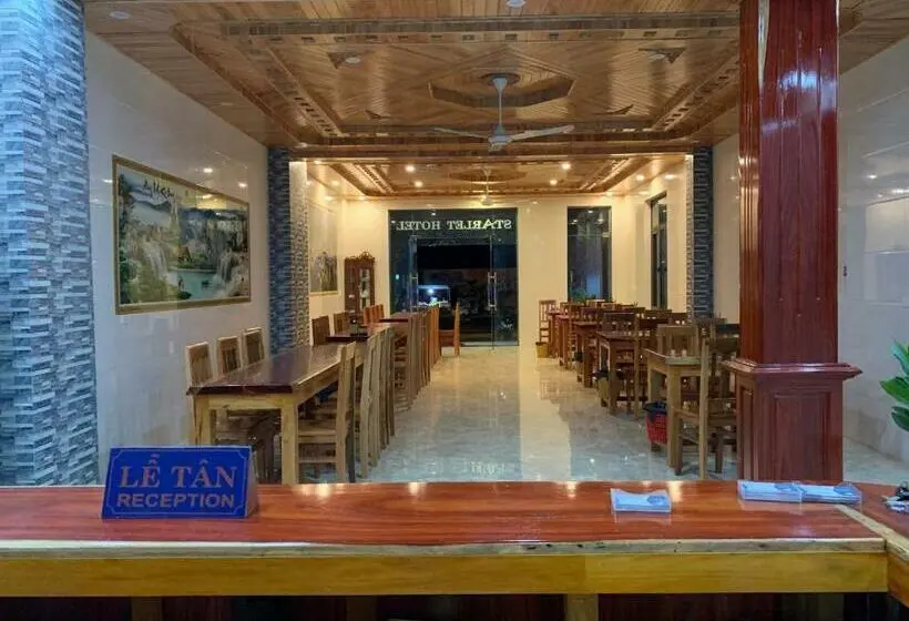 اتاق خانوادگی با چشم‌انداز کوه, Starlet Hotel Phong Nha