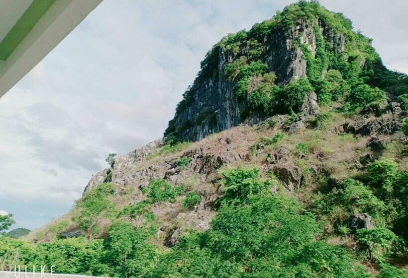 اتاق خانوادگی با چشم‌انداز کوه, Starlet Hotel Phong Nha