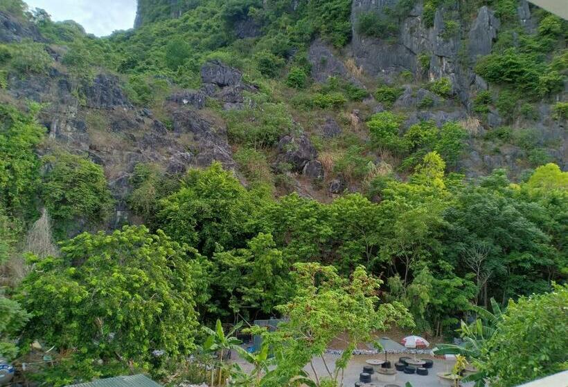 اتاق خانوادگی با چشمانداز کوه, Starlet Hotel Phong Nha