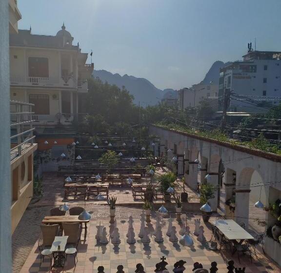 اتاق خانوادگی, Starlet Hotel Phong Nha