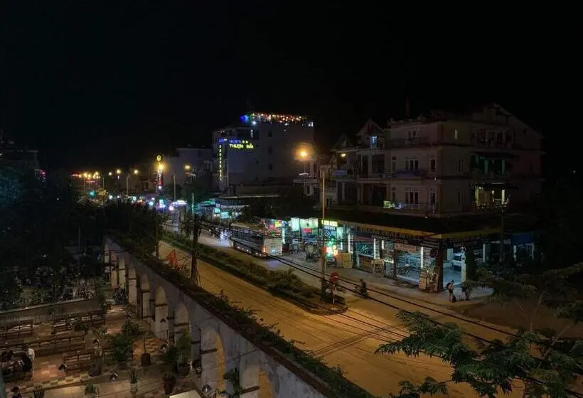 اتاق خانوادگی, Starlet Hotel Phong Nha
