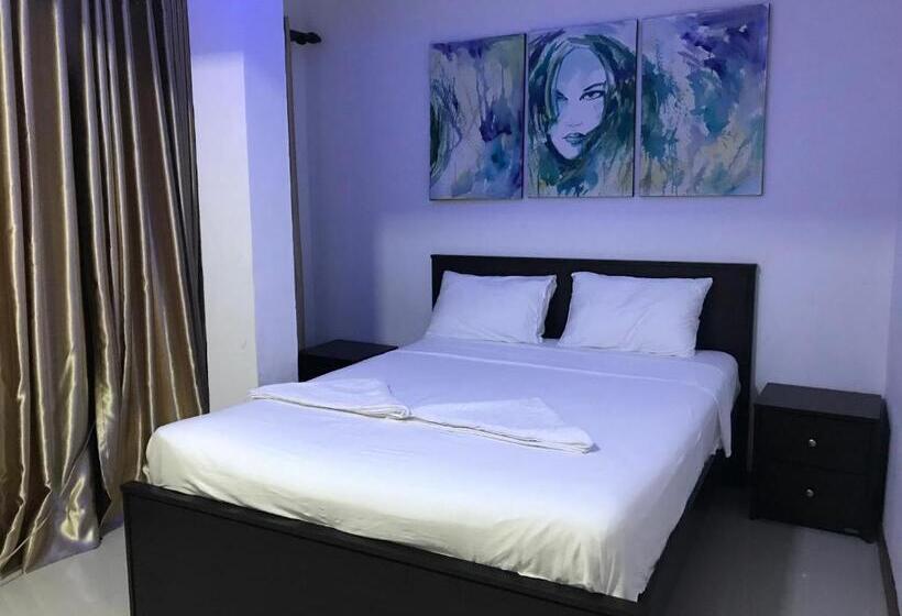 クイーンサイズベッドのスタンダードルーム, Alina Budget