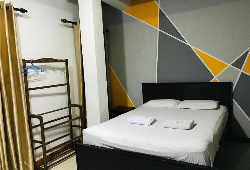 クイーンサイズベッドのスタンダードルーム, Alina Budget