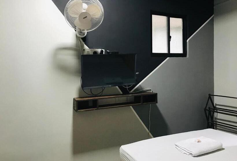 エコノミールーム, Alina Budget