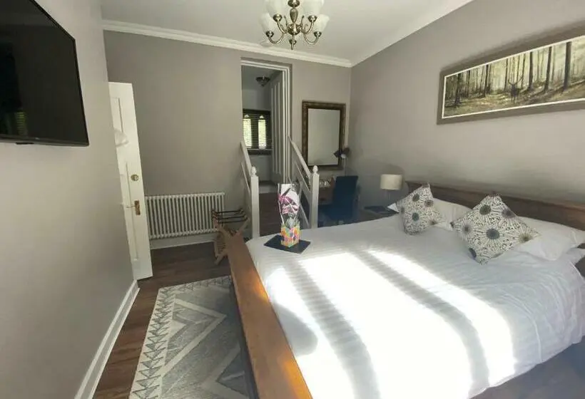 キングサイズベッドのスタンダードルーム, Coalbrookdale Villa