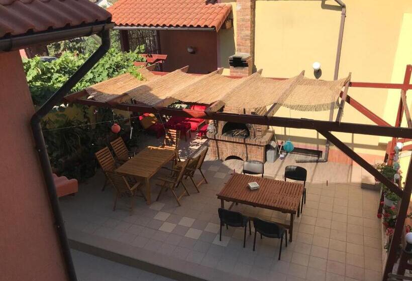 스탠다드 스튜디오 (테라스구비), Villa Cristina