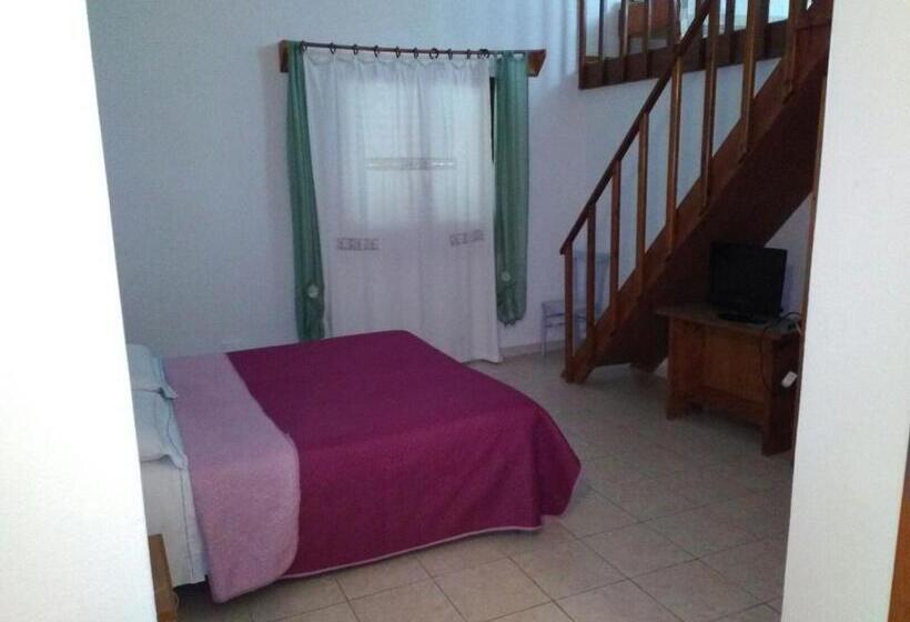 חדר סטנדרט לארבעה, Agriturismo Camboni