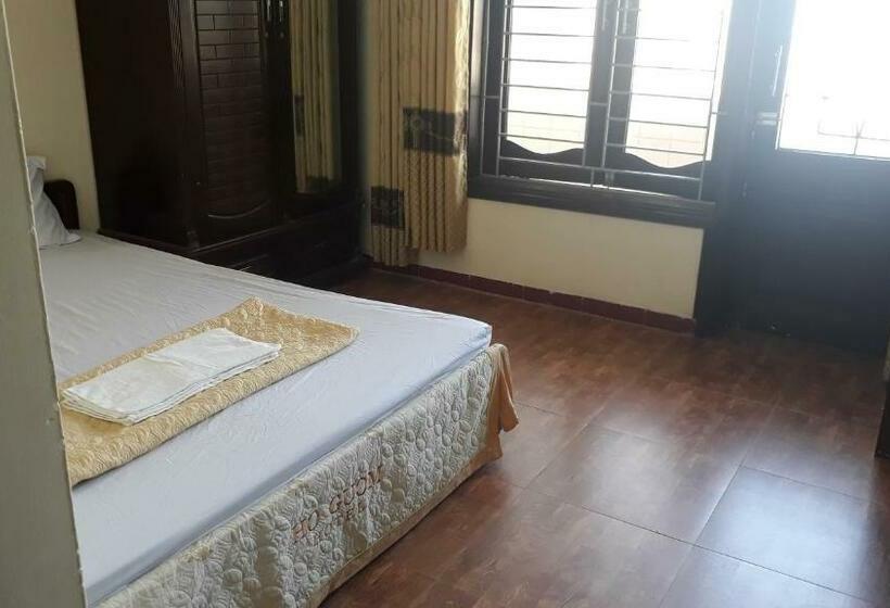 اتاق استاندارد با تخت بزرگ, Khách Sạn Hồ Gươm