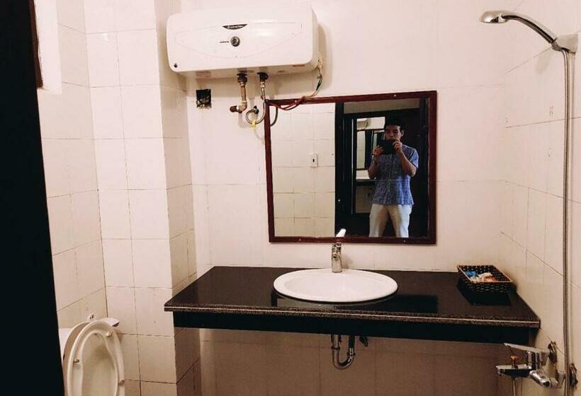 اتاق استاندارد چهار تخته, Khách Sạn Hồ Gươm