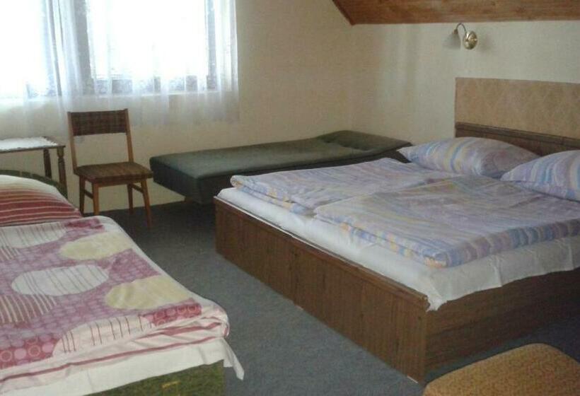 经济四人间 - 带共用浴室, Hutter Vendégház