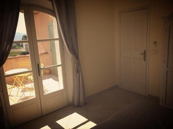 バルコニー付きスタンダードルーム, Le Champmazet