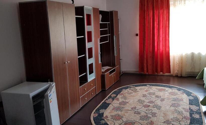 バルコニー付きスタンダードトリプルルーム, Pensiunea Casa Beatrice Bran