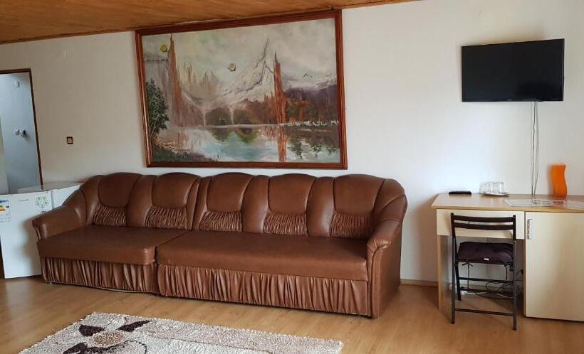 バルコニー付きスタンダードトリプルルーム, Pensiunea Casa Beatrice Bran