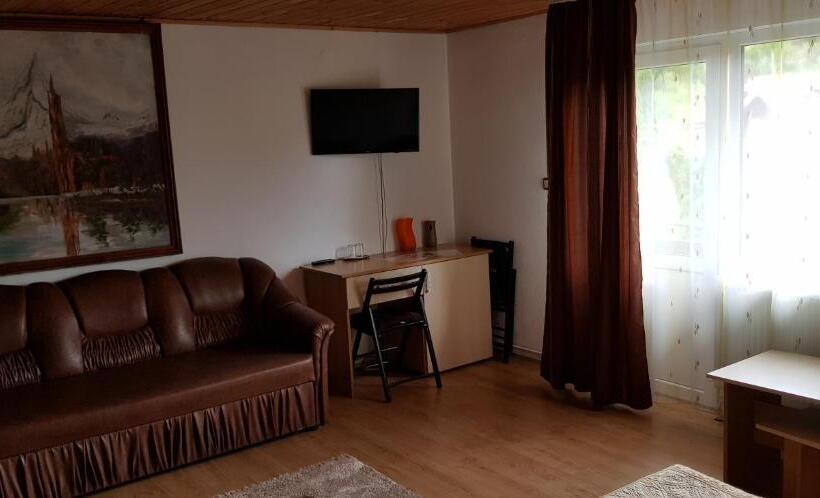 バルコニー付きスタンダードトリプルルーム, Pensiunea Casa Beatrice Bran