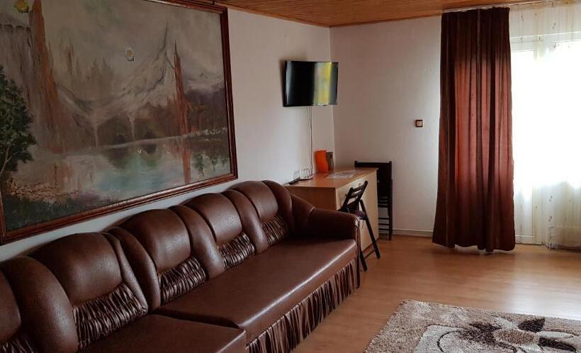 バルコニー付きスタンダードトリプルルーム, Pensiunea Casa Beatrice Bran