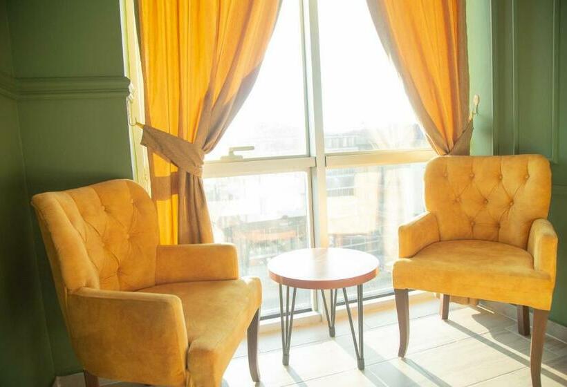 اتاق لوکس با چشم‌انداز دریا, Trabzon Asel Suite Otel