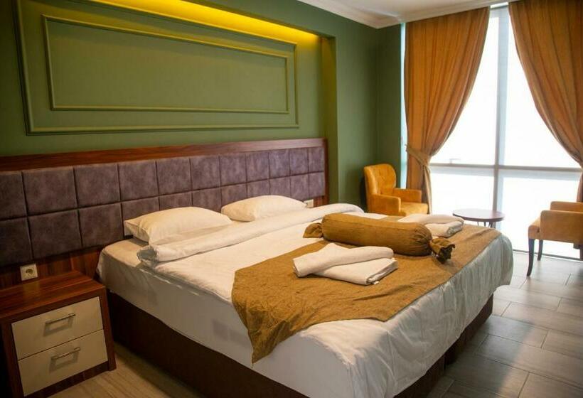 اتاق لوکس با چشم‌انداز دریا, Trabzon Asel Suite Otel