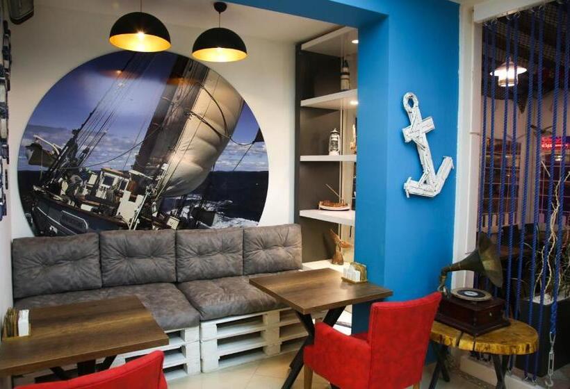 اتاق لوکس با چشم‌انداز دریا, Trabzon Asel Suite Otel