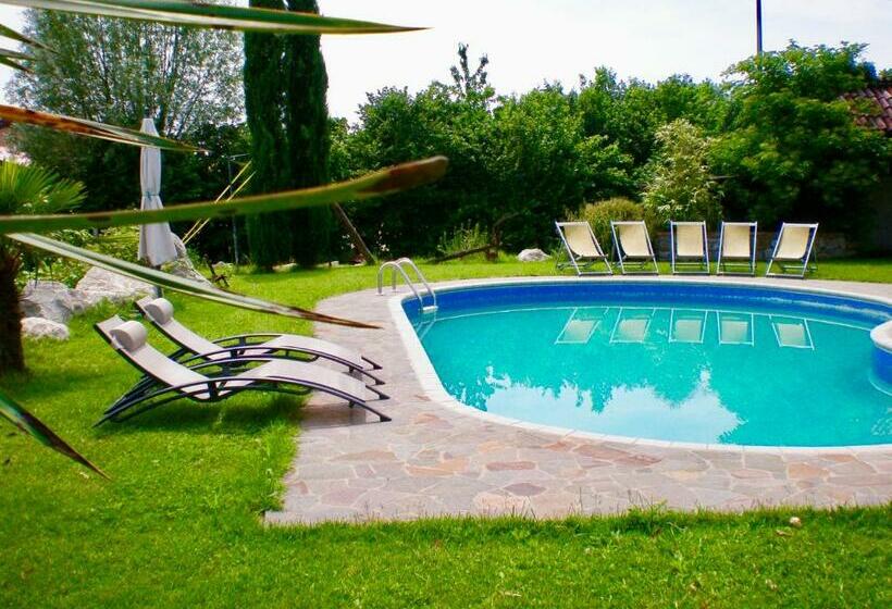 스탠다드 룸 풀장 전망, Tinello San Urbano