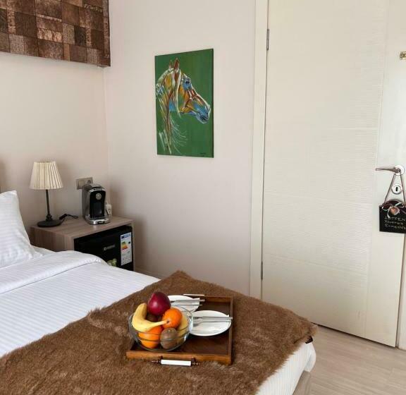 غرفة قياسية, B. Equine Range