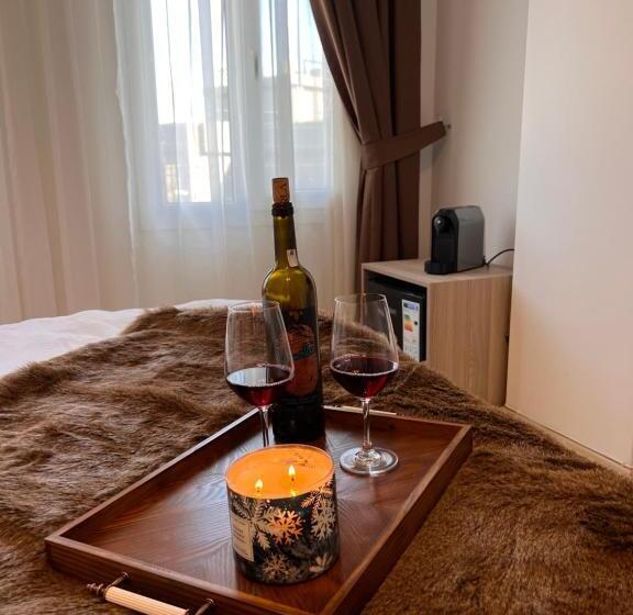 غرفة ديلوكس مطلّة علي البحر, B. Equine Range