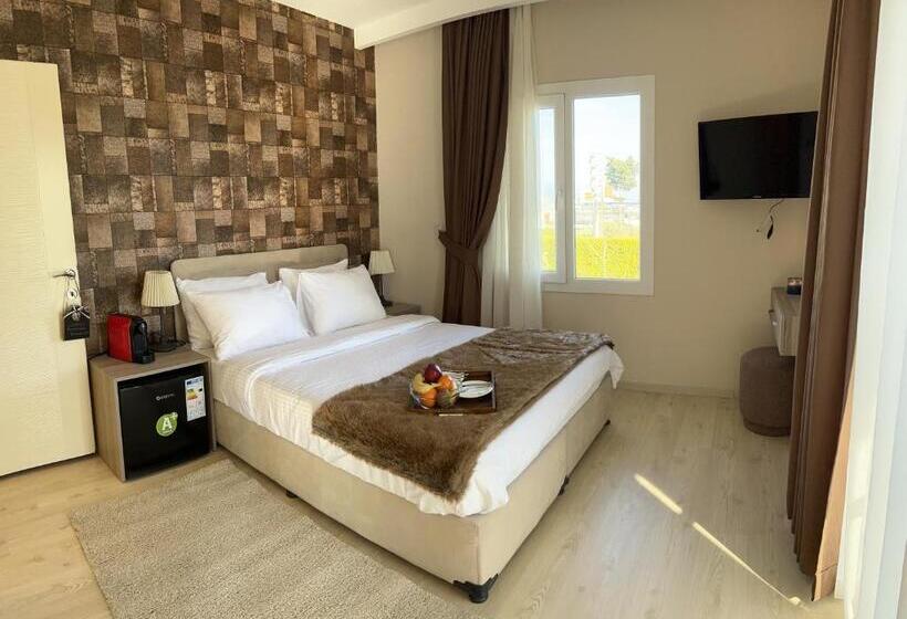 غرفة ديلوكس مطلّة علي البحر, B. Equine Range