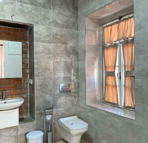 四人豪华间, Alacati Cadde Otel