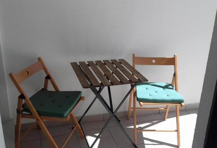 Sviitti Parveke, Vivenda Valverde