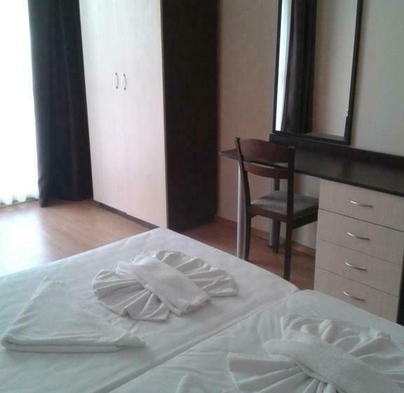 バルコニー付き1ベッドルームアパートメント, Seasons 3