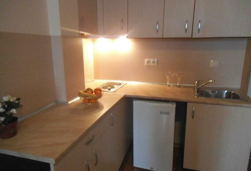 Апартаменты 1 Спальня с Балконом, Seasons 3