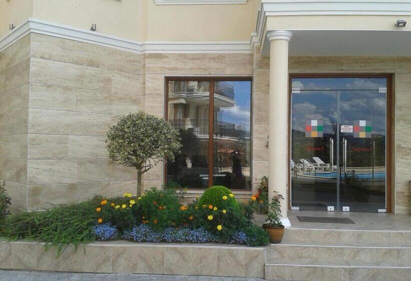 バルコニー付きスタンダードステューディオ, Seasons 3