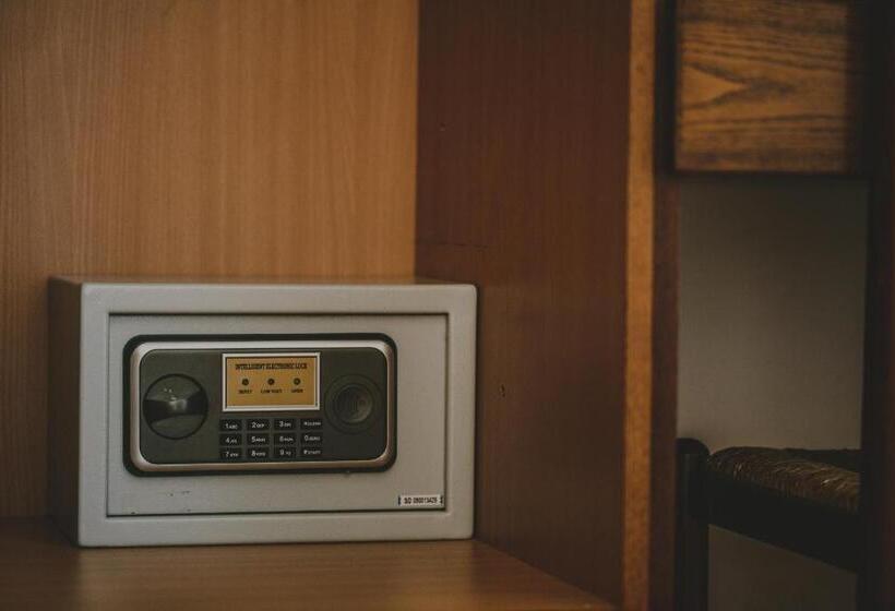 スタンダードルーム, Alkisti City