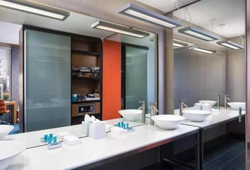 キングサイズベッドのスイートルーム, Aloft Minneapolis