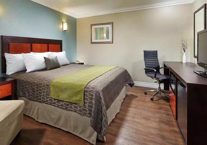 Standard-huone King-vuode, American Inn Downey