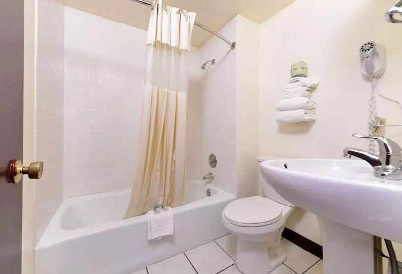２ダブルベッドのスタンダードルーム, Americas Best Value Inn Geneva
